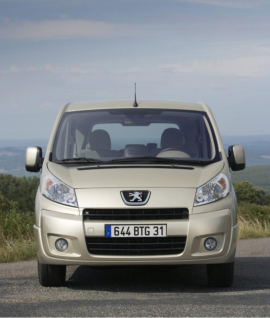  Peugeot Expert Tepee 2008 года  (фото 11 из 13)